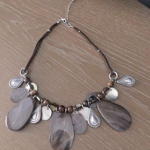 Vintage chunky stone and silver teardrop bead necklace 16”